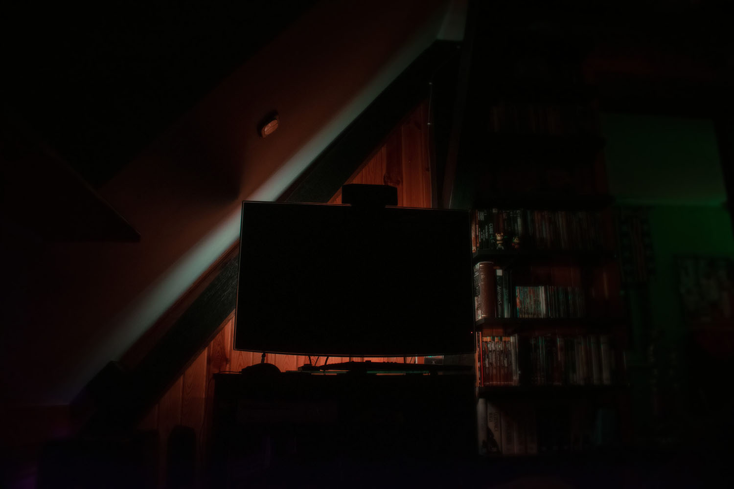 oświetlenie LED RGB salon TV