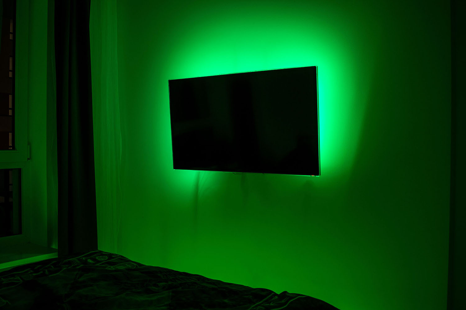 TV oświetlony LED RGB
