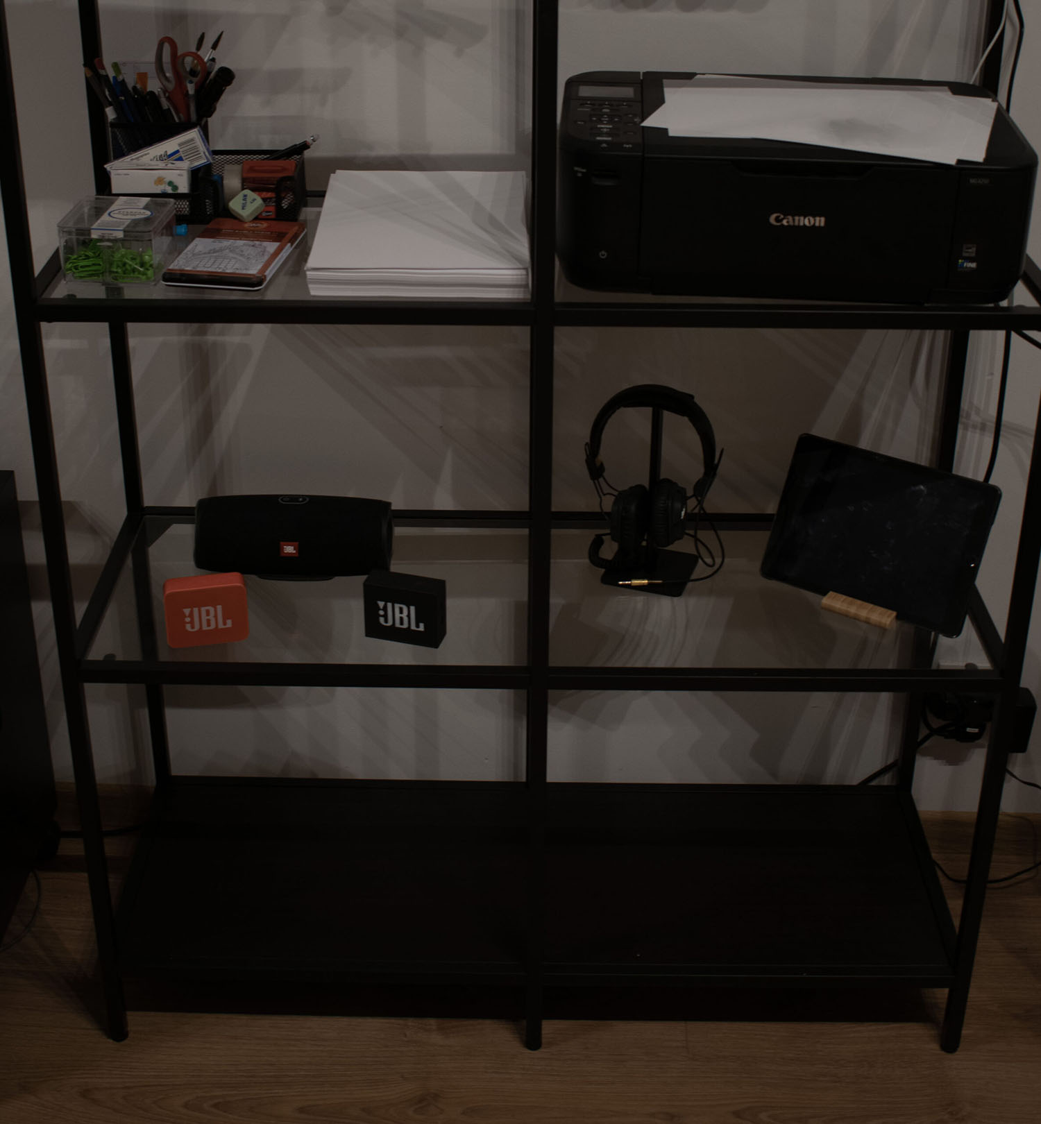 szafka bez oświetlenia